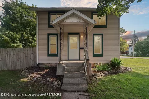 1211 Water St, Eaton Rapids, MI 48827