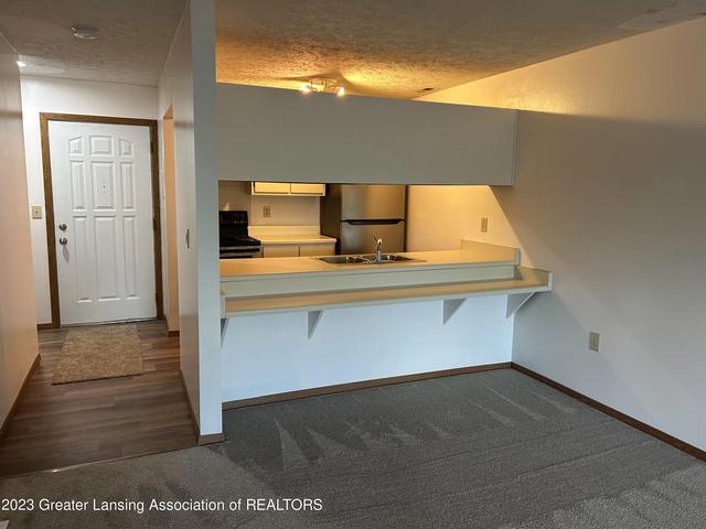 1460 E Pond Dr #31, Okemos, MI 48864