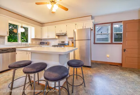 215 W Washington St, Dewitt, MI 48820 photo 14