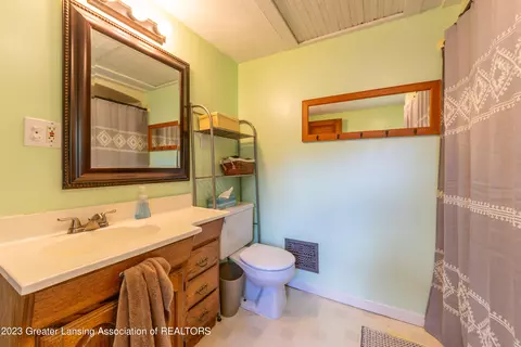 215 W Washington St, Dewitt, MI 48820 photo 20