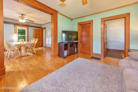 215 W Washington St, Dewitt, MI 48820 photo 6