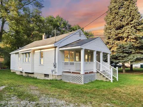 1307 Downey St, Lansing, MI 48906
