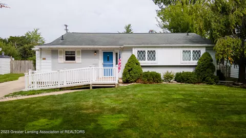 2901 Greenbriar Ave, Lansing, MI 48912