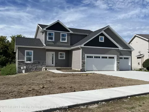 298 Ruby Ct, Alma, MI 48801