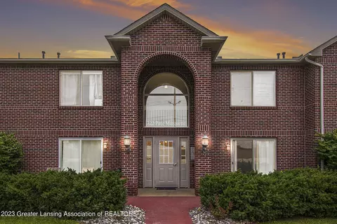322 Pere Marquette Dr #7, Lansing, MI 48912