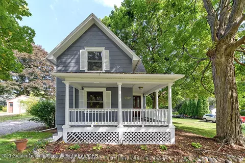 202 N Market St, Dewitt, MI 48820