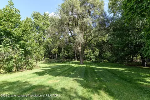 202 N Market St, Dewitt, MI 48820 photo 2