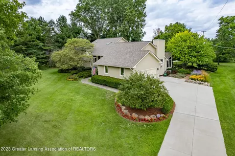 85 Damon Rd, Haslett, MI 48840 photo 2