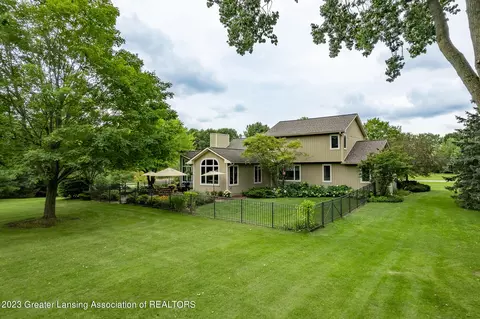 85 Damon Rd, Haslett, MI 48840 photo 7
