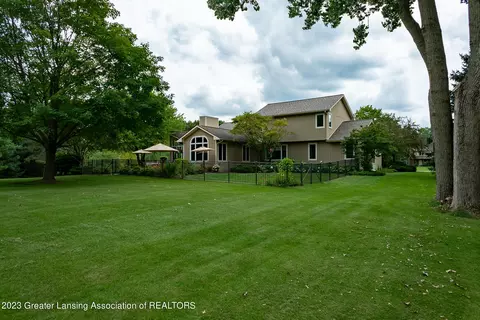 85 Damon Rd, Haslett, MI 48840 photo 4