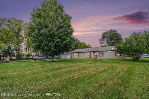 5495 E Price Rd, Saint Johns, MI 48879