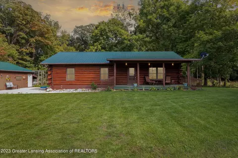 6724 N Chandler Rd, Elsie, MI 48831
