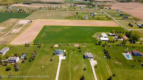 6820 W Howe Rd, Dewitt, MI 48820 photo 4