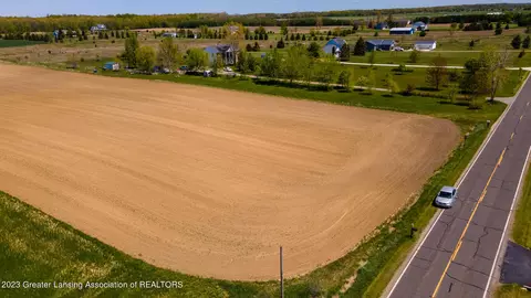 6820 W Howe Rd, Dewitt, MI 48820 photo 12