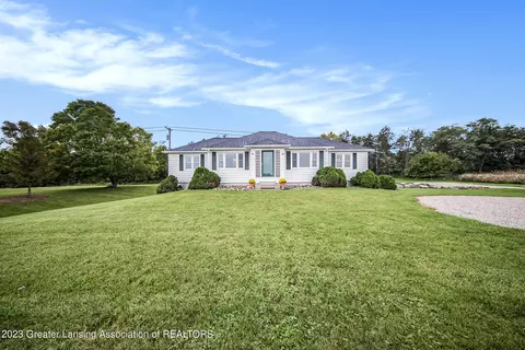 2106 Dennis Rd, Williamston, MI 48895