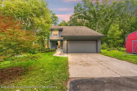 6260 Green Rd, Haslett, MI 48840