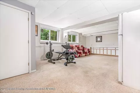 6260 Green Rd, Haslett, MI 48840 photo 14