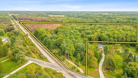 6260 Green Rd, Haslett, MI 48840 photo 39