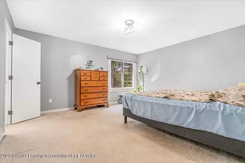 6260 Green Rd, Haslett, MI 48840 photo 17