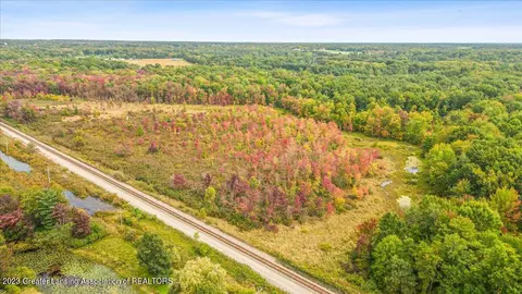 6260 Green Rd, Haslett, MI 48840 photo 35