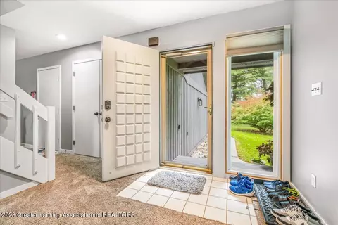 6260 Green Rd, Haslett, MI 48840 photo 4