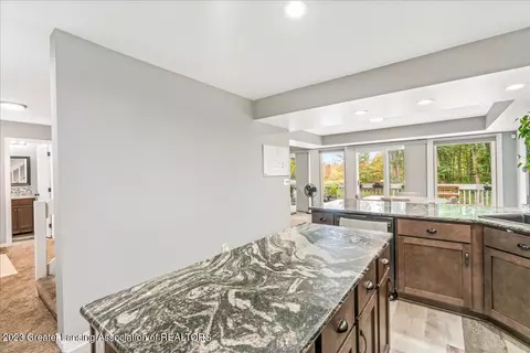 6260 Green Rd, Haslett, MI 48840 photo 13