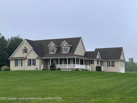 14502 S State Rd, Perry, MI 48872