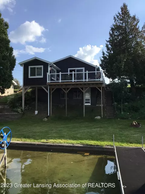 2724 Lakeside Dr, Stanton, MI 48888 photo 2