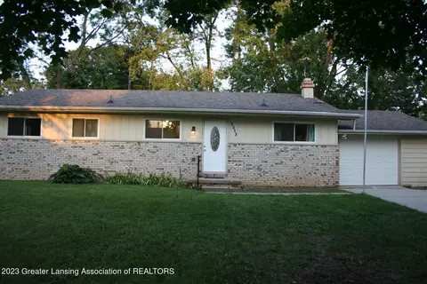 6313 Marscot Dr, Lansing, MI 48911