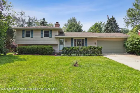 6819 Cardinal Ln, Lansing, MI 48917