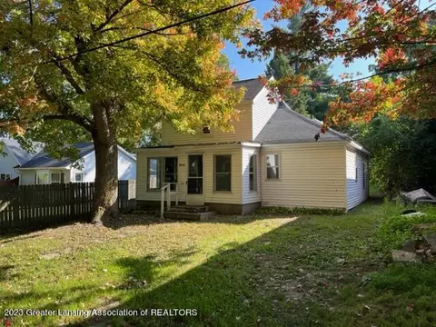 8004 N Welling Rd, Eureka, MI 48833