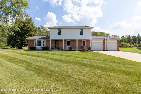 10784 Countryside Dr, Grand Ledge, MI 48837