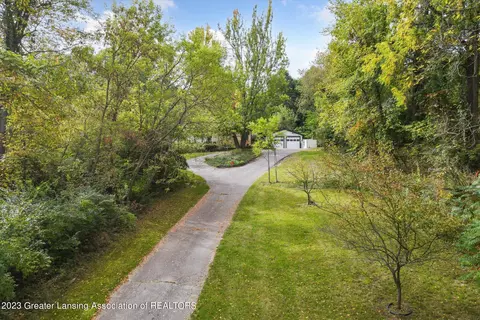 6496 Sleight Rd, Bath, MI 48808