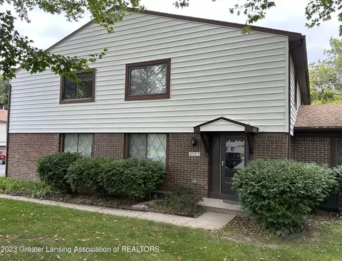 3918 Hunters Ridge Dr #2, Lansing, MI 48911