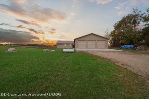 3702 S Waverly Rd, Eaton Rapids, MI 48827