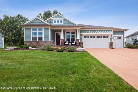 516 Aquila Dr, East Lansing, MI 48823