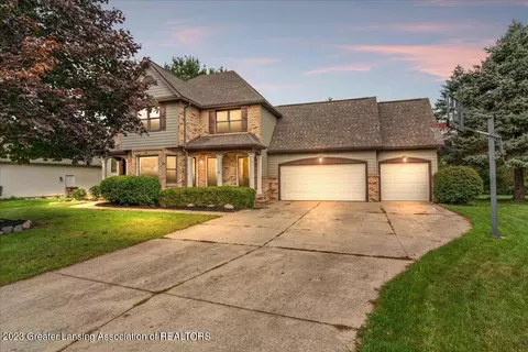 3800 Royale Dr, Holt, MI 48842
