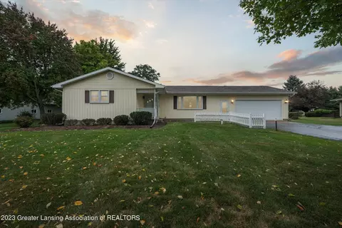 4200 Smithville Rd, Eaton Rapids, MI 48827