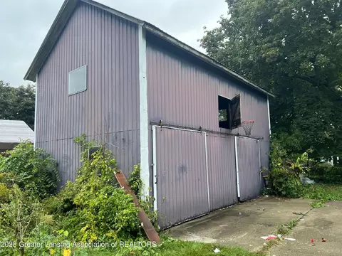 13784 Main St, Bath, MI 48808 photo 5