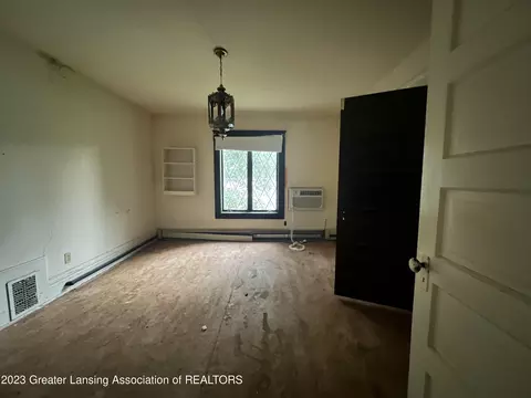 13784 Main St, Bath, MI 48808 photo 12