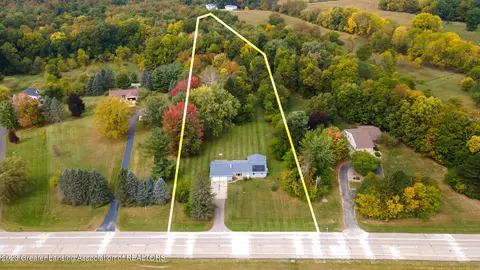 1316 S Michigan Rd, Eaton Rapids, MI 48827