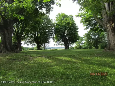 5640 Island Hwy, Charlotte, MI 48813