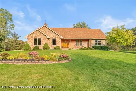 10568 N Royston Rd, Grand Ledge, MI 48837