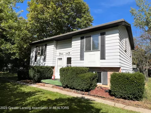 4660 Ammon Dr, Holt, MI 48842