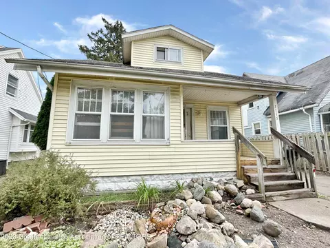 2115 S Ml King Jr Blvd, Lansing, MI 48910