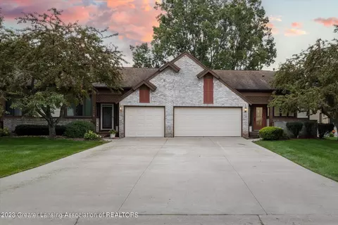 6727 Springtree Ln #117, Lansing, MI 48917