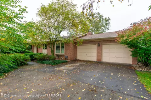 2100 Brunswick Pl, Charlotte, MI 48813