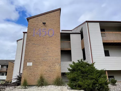 1450 E Pond Dr #30, Okemos, MI 48864