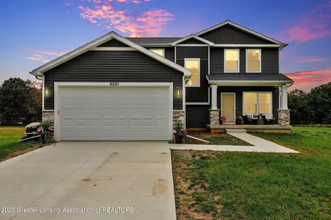 8220 Colby Lake Rd, Laingsburg, MI 48848