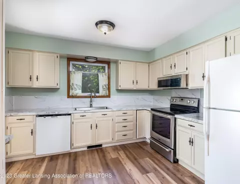 1225 Sandhill Dr, Dewitt, MI 48820 photo 7